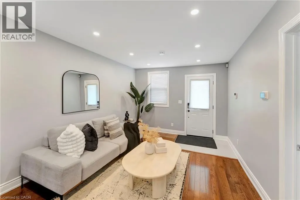 746 ROXBOROUGH Avenue, Hamilton