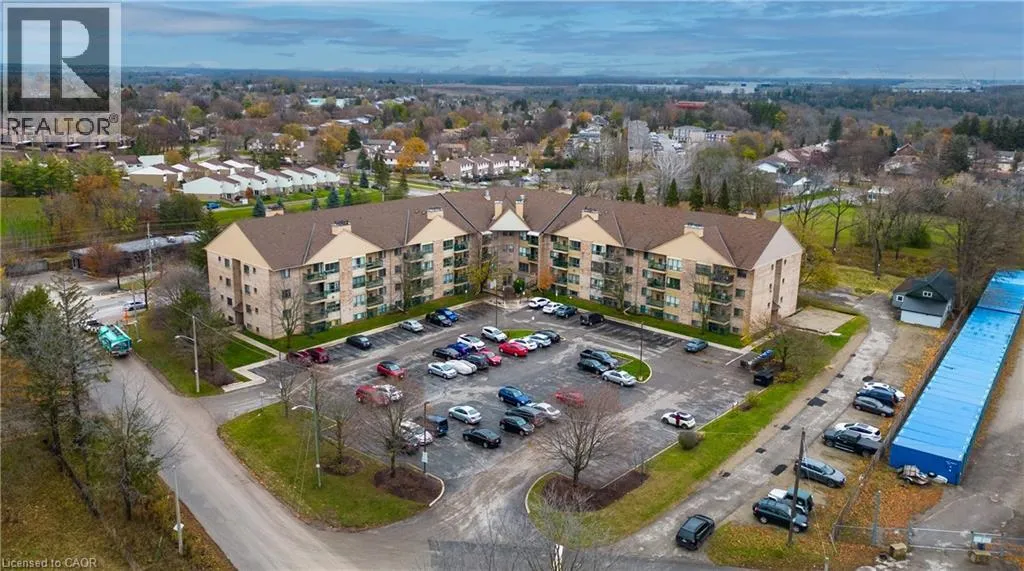 15 HOFSTETTER Avenue Unit 321, Kitchener