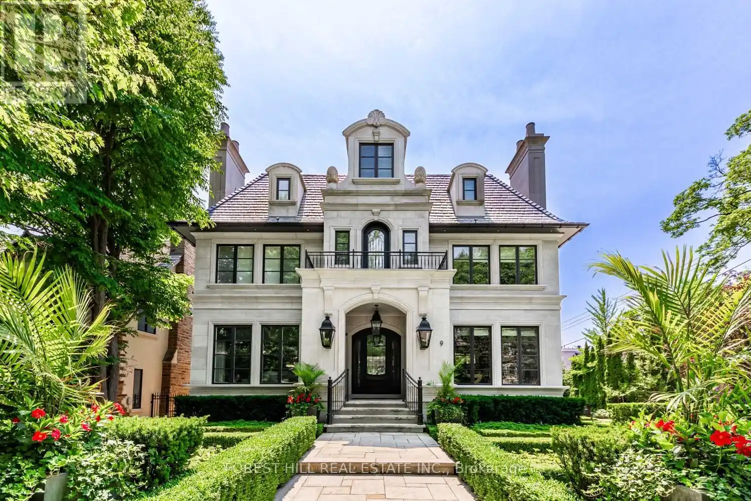 9 Dewbourne Avenue, Toronto (Forest Hill South)