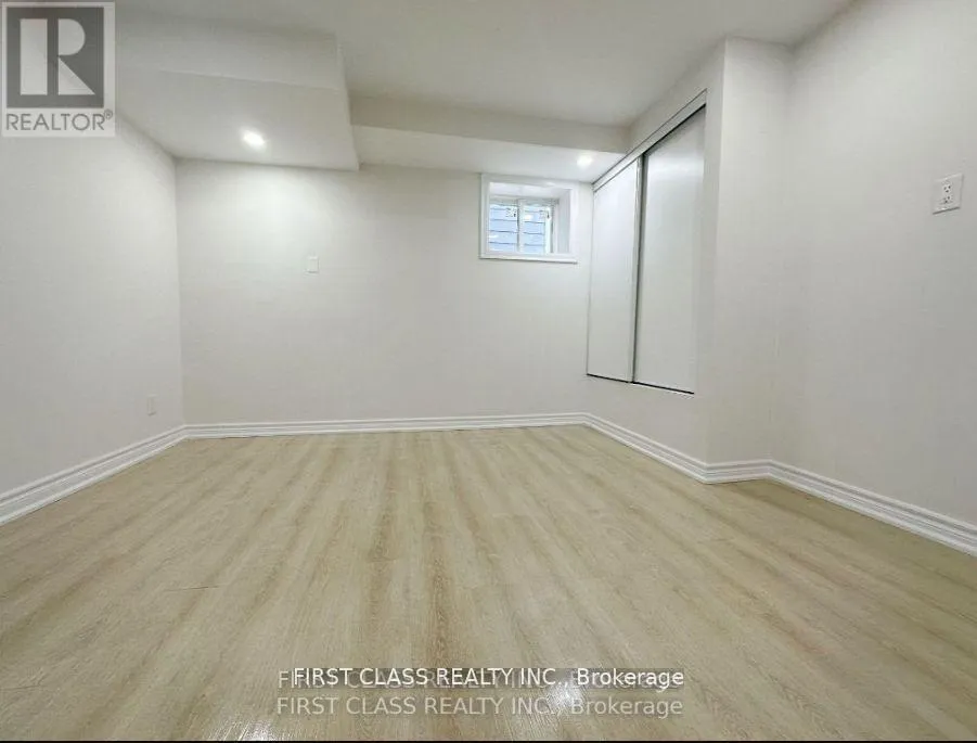 338 Rhodes Avenue Unit Basemen, Toronto (Greenwood-Coxwell)