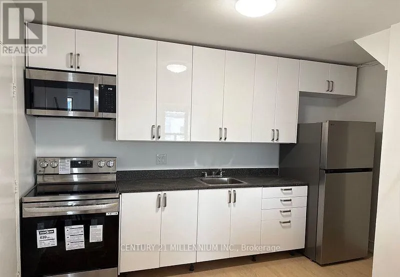 909A Danforth Avenue, Toronto (Blake-Jones)