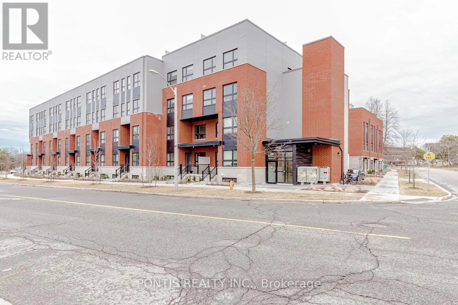 2100 Bridletowne Circle Unit 102, Toronto (L’Amoreaux)