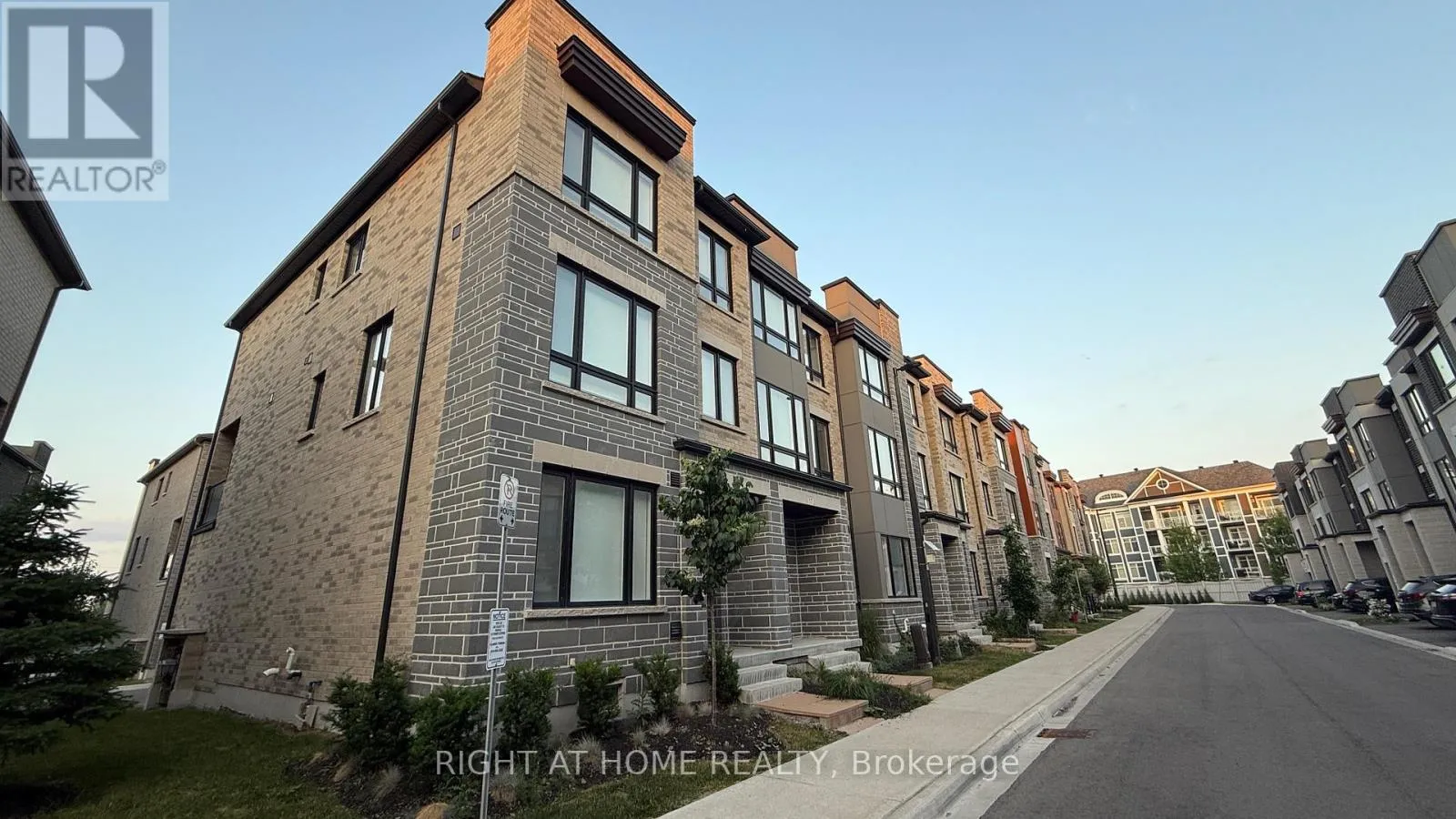 19 Steamboat Way, Whitby (Port Whitby)