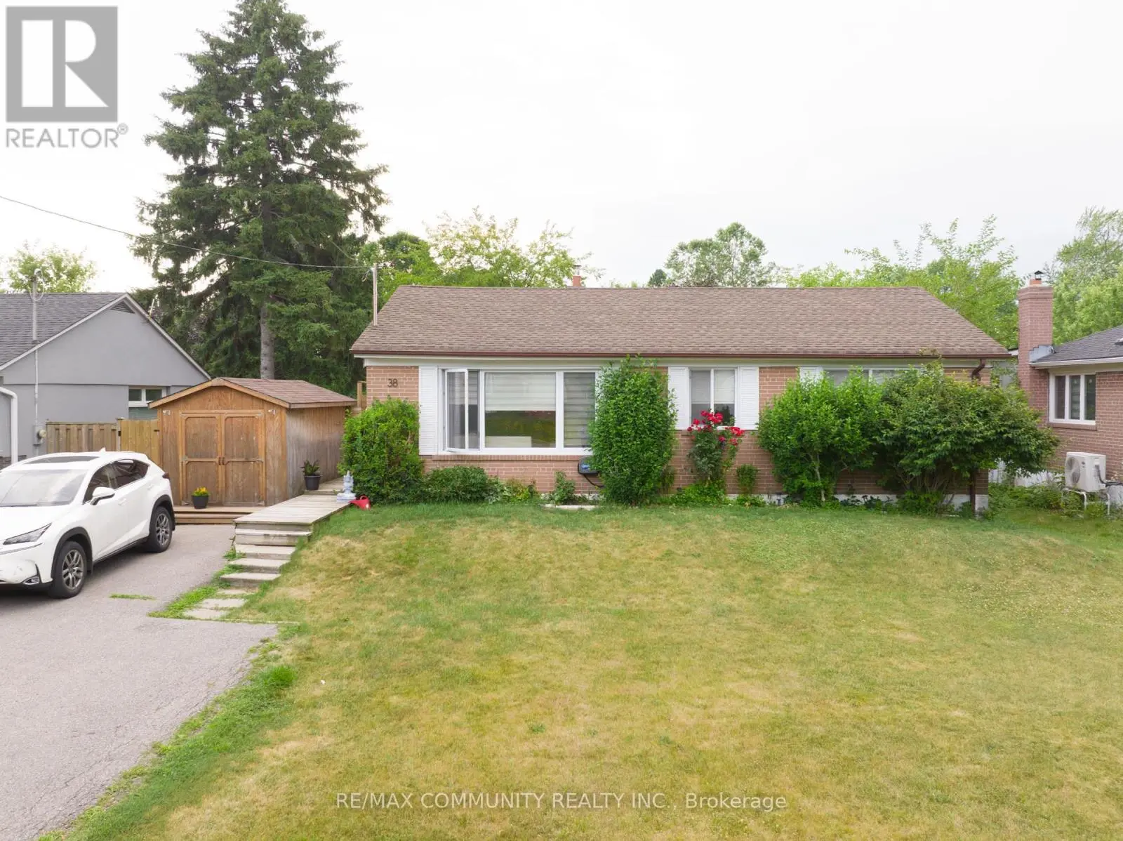 38 Hiley Avenue, Ajax (Central West)