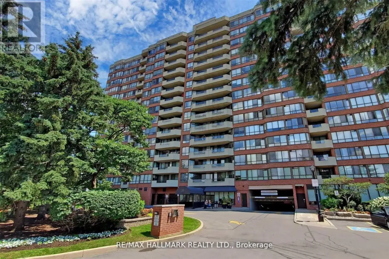33 Weldrick Road East Unit 912, Richmond Hill (Observatory)