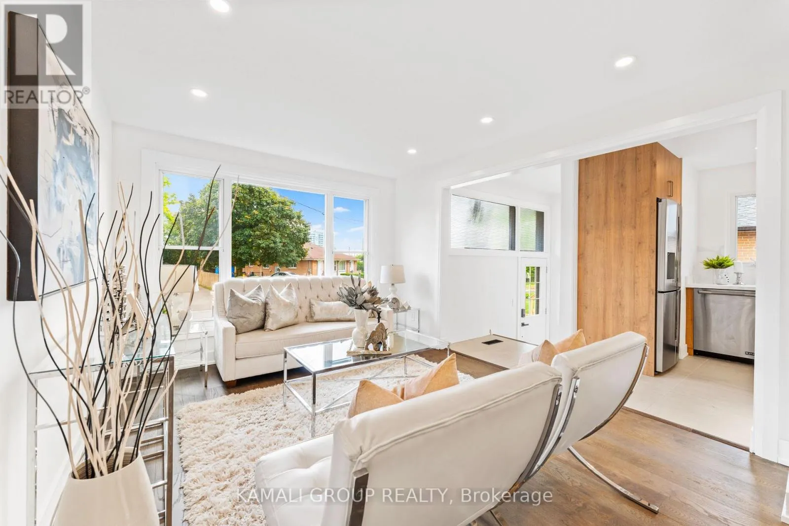 83 Walter Avenue, Newmarket (Bristol-London)