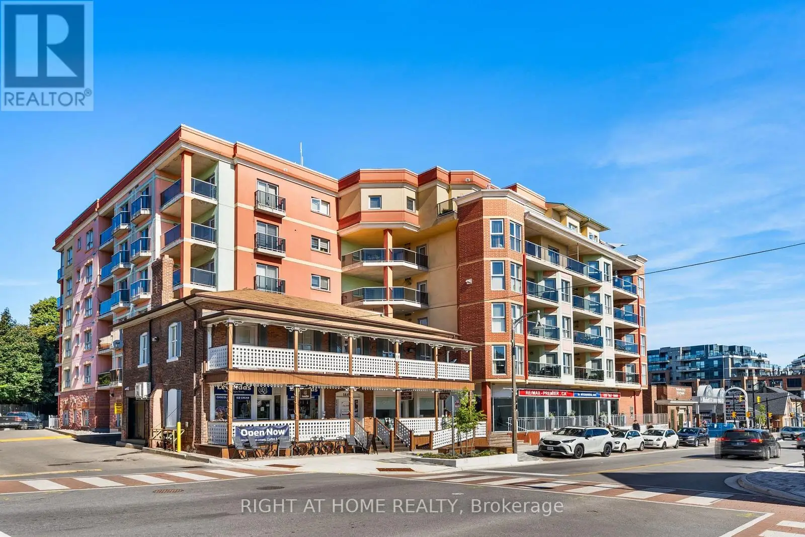 160 Woodbridge Avenue Unit 401, Vaughan (West Woodbridge)