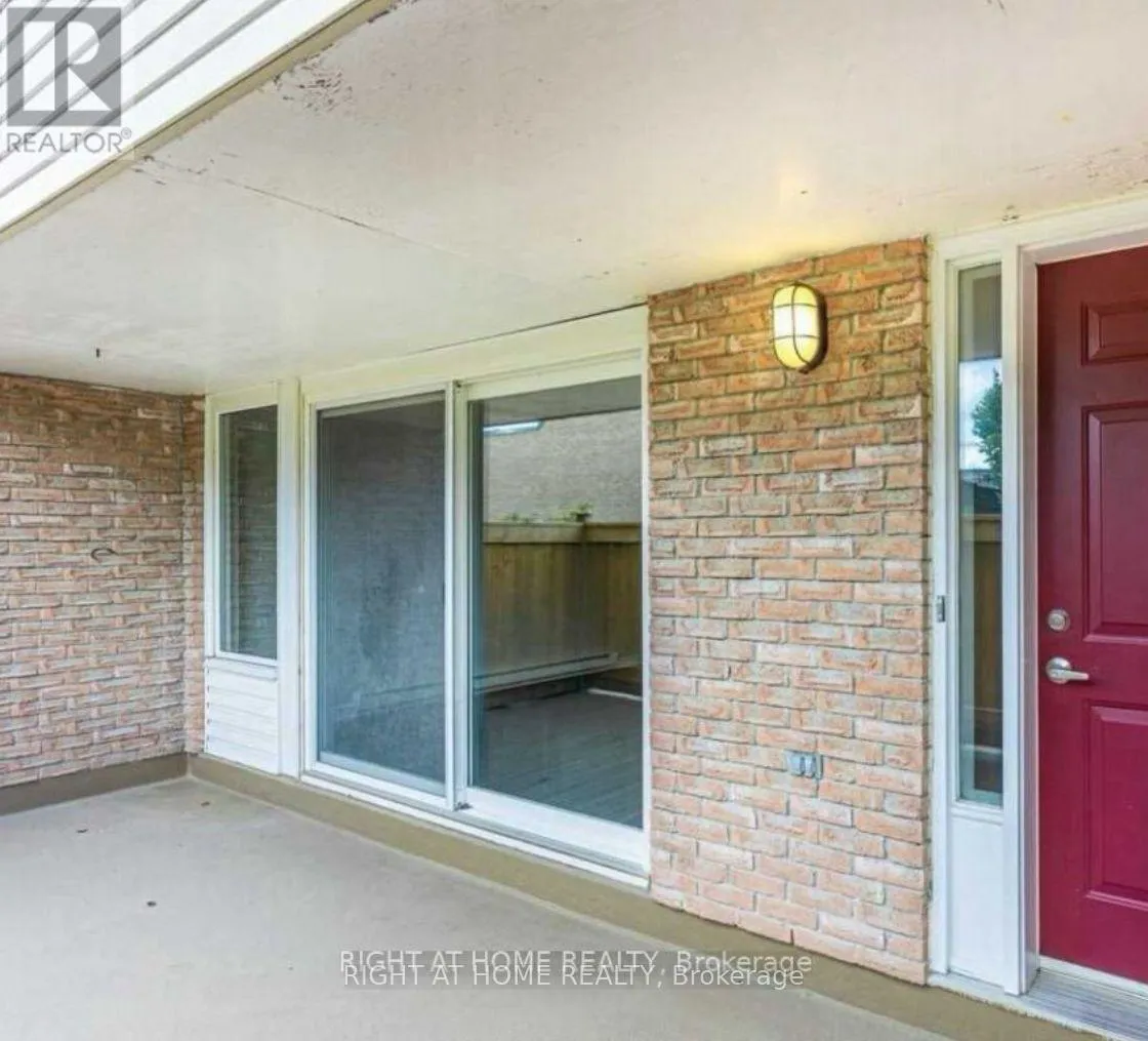 248 Milestone Crescent East Unit 120, Aurora (Aurora Village)