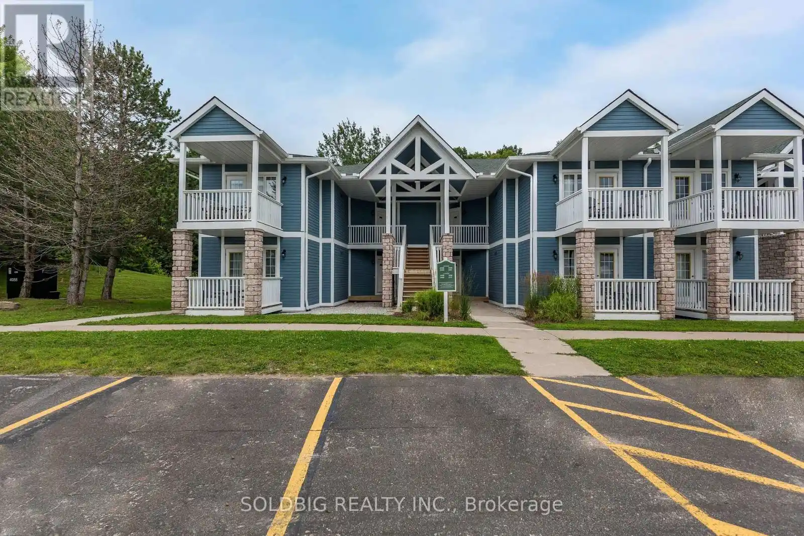 90 Highland Avenue, Oro-Medonte (Horseshoe Valley)