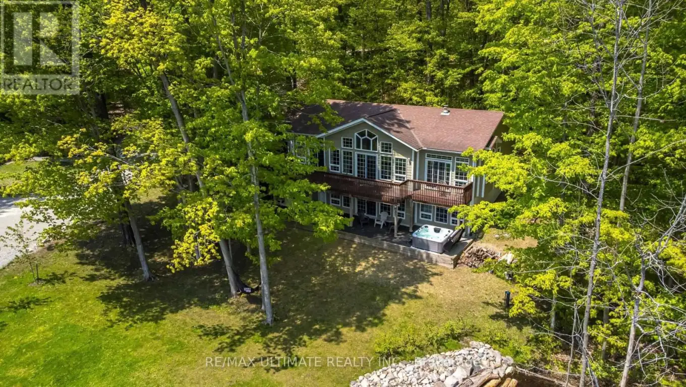 157 Farlain Lake Road West, Tiny