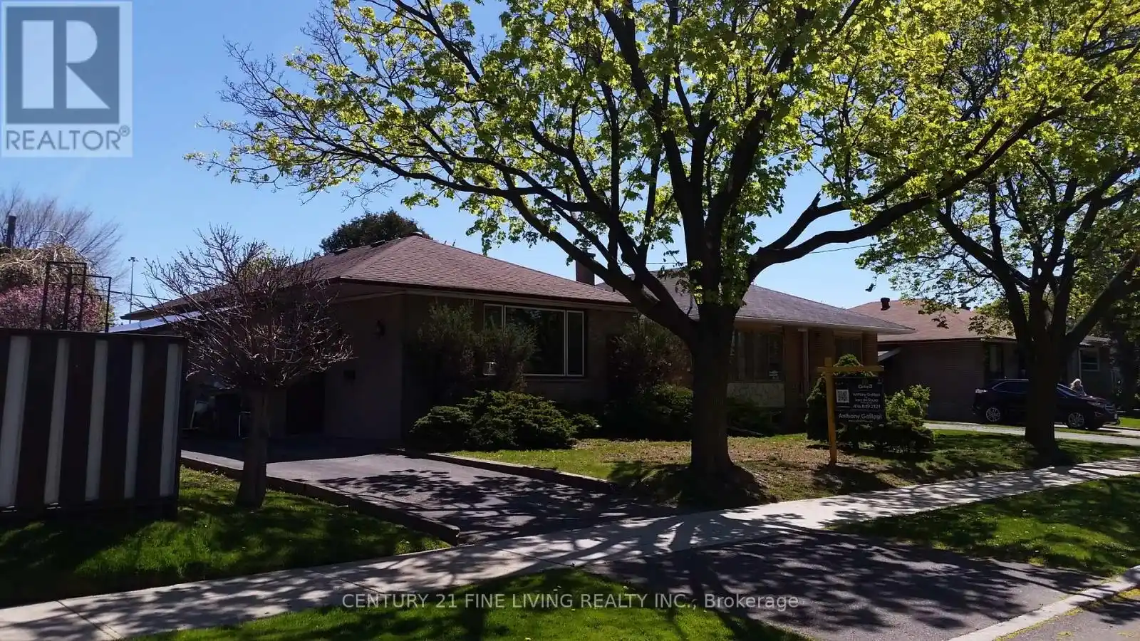 35 Hartland Road, Toronto (Etobicoke West Mall)