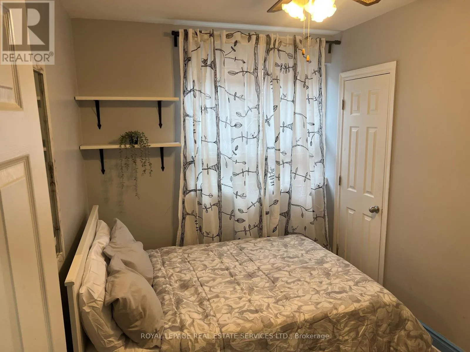 862 Browns Line Unit 3, Toronto (Alderwood)