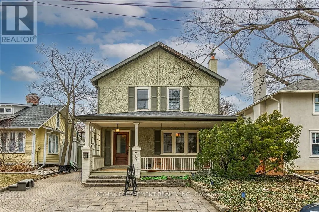 209 Allan Street, Oakville (OO Old Oakville)