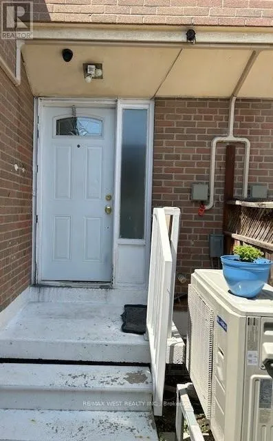 252 John Garland Boulevard Unit 161, Toronto (West Humber-Clairville)