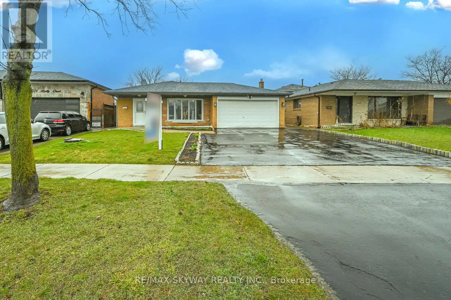 7517 Lully Court, Mississauga (Malton)