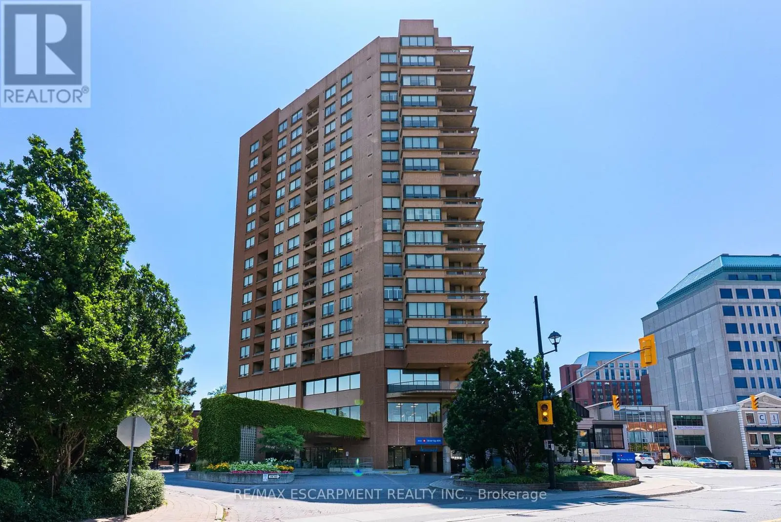 1 Belvedere Court Unit 409, Brampton (Downtown Brampton)