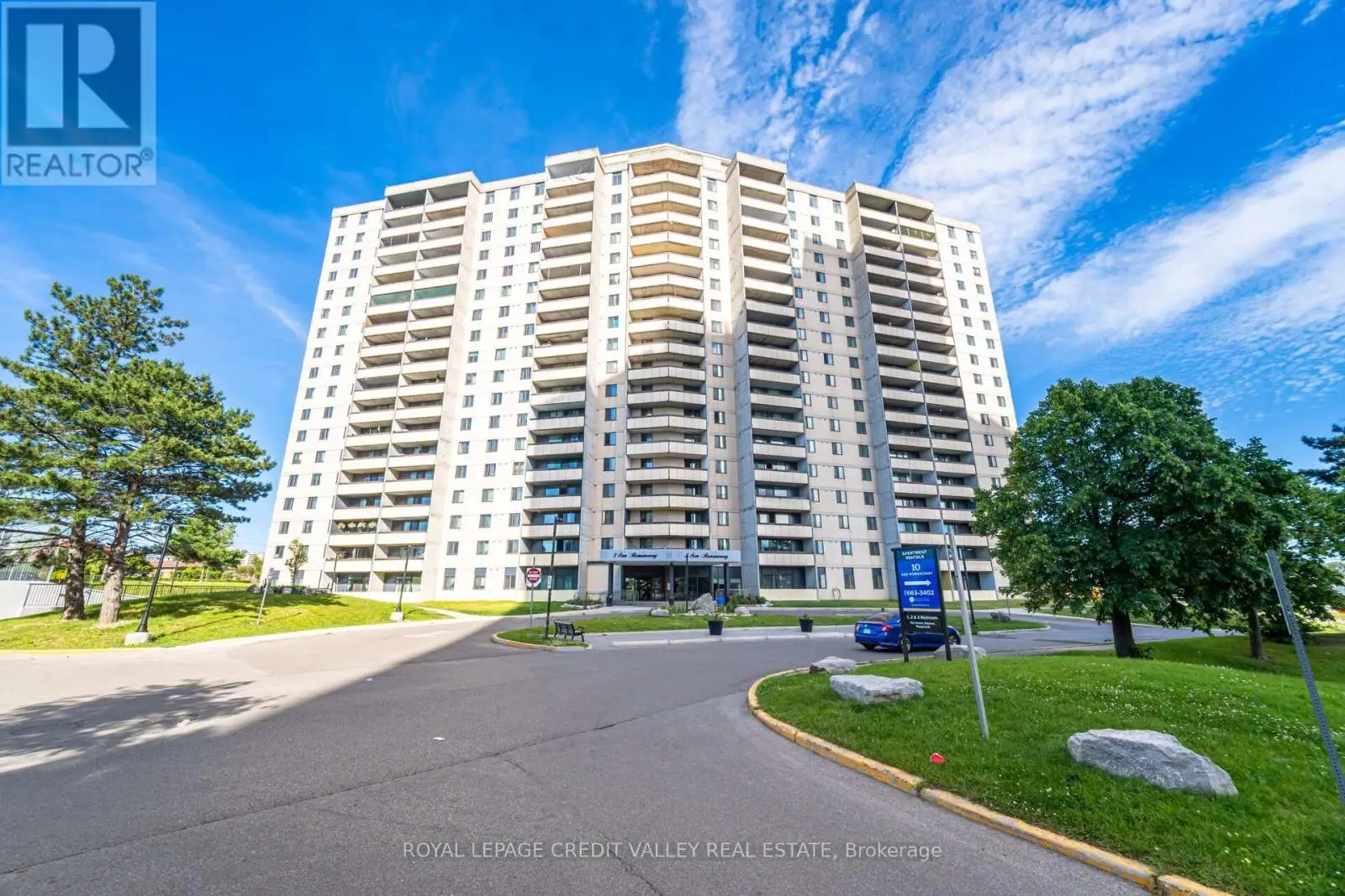 5 San Romanoway Unit 405, Toronto (Black Creek)