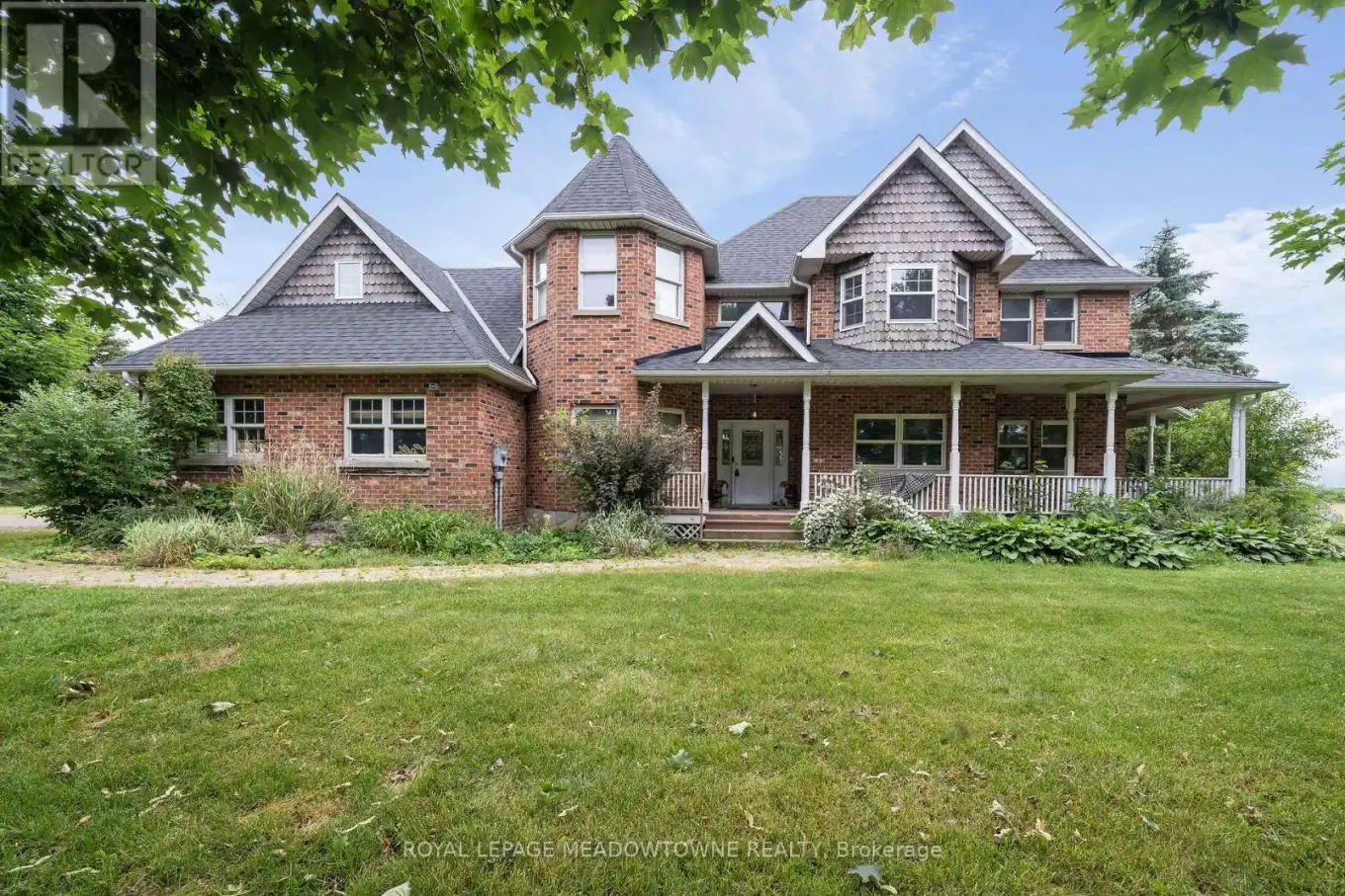 692 5 Corners West, Hamilton