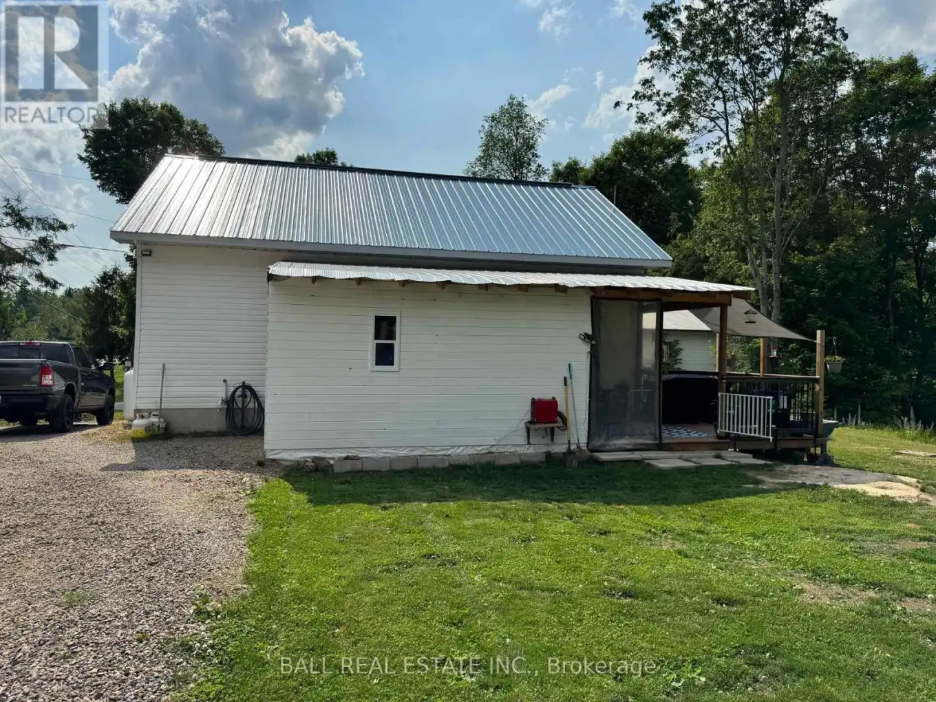 10419 County Road 503, Highlands East (Glamorgan)
