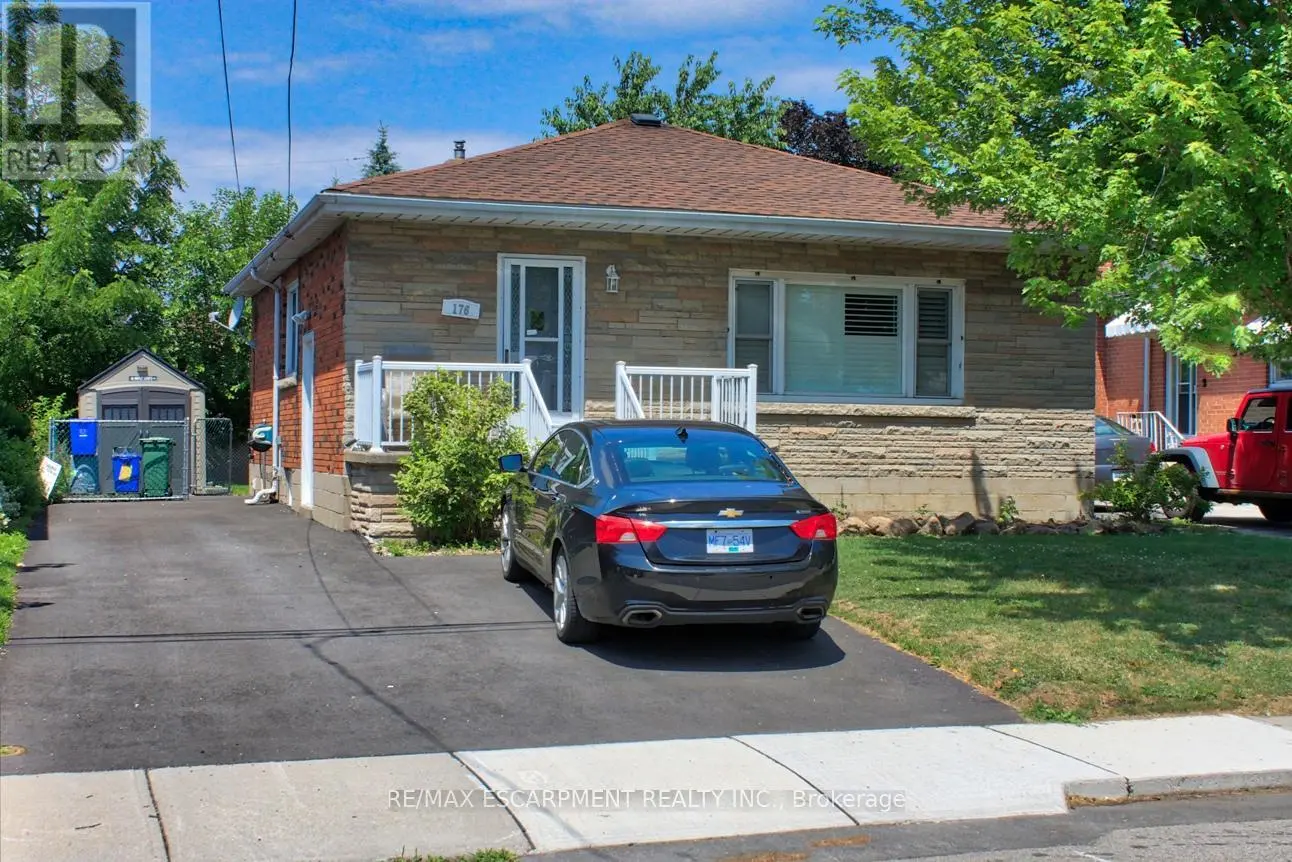 176 East 32nd Street Unit 1, Hamilton (Raleigh)