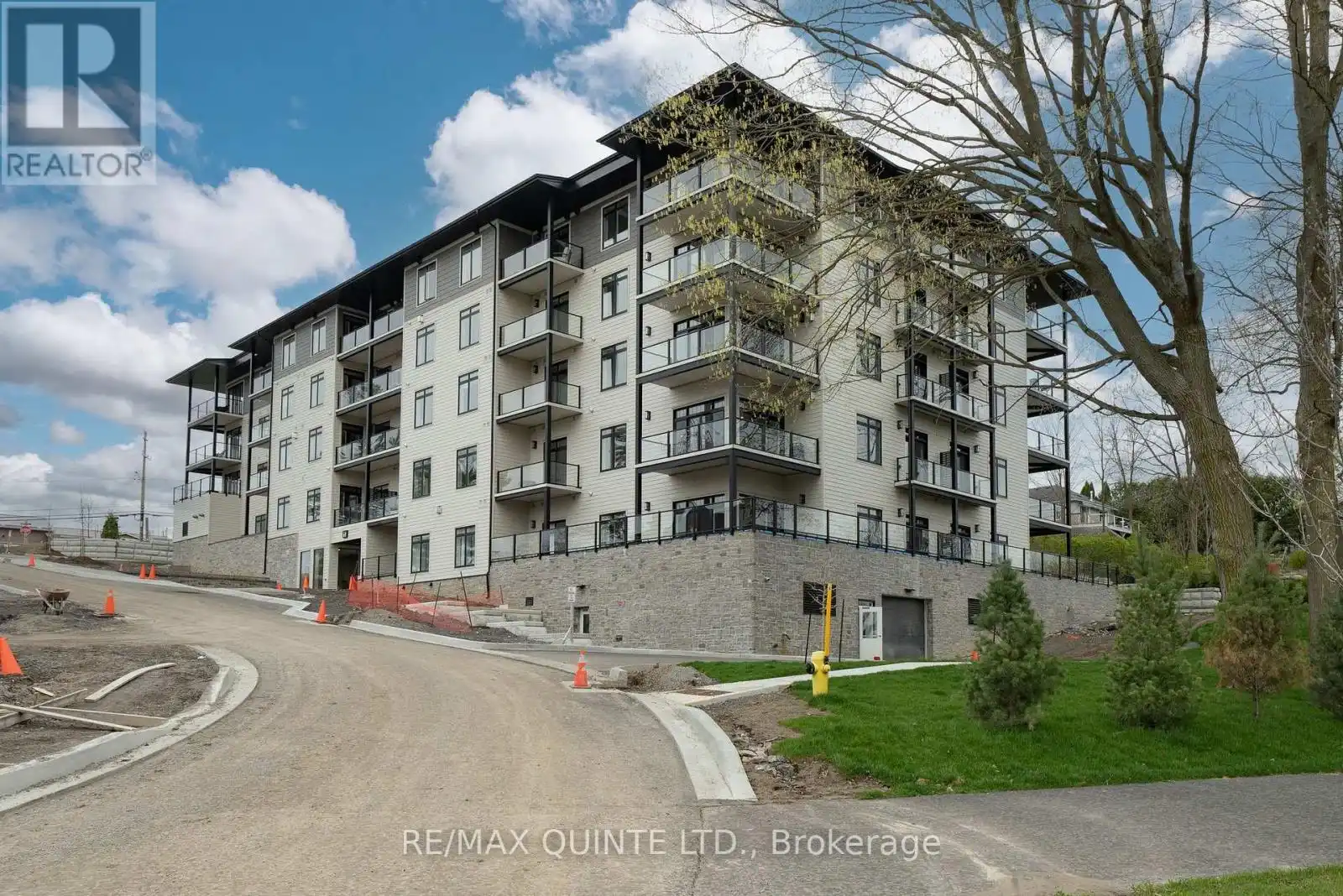 17 Cleave Avenue Unit 306, Prince Edward County (Picton Ward)