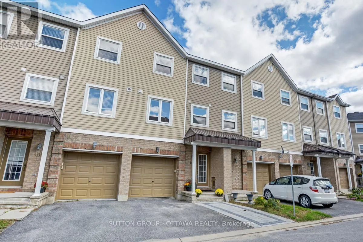 408 Sadar Private, Ottawa
