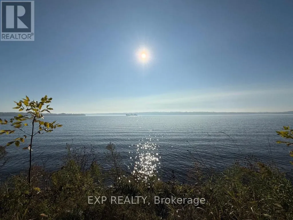 671 North Shore Drive East, Otonabee-South Monaghan