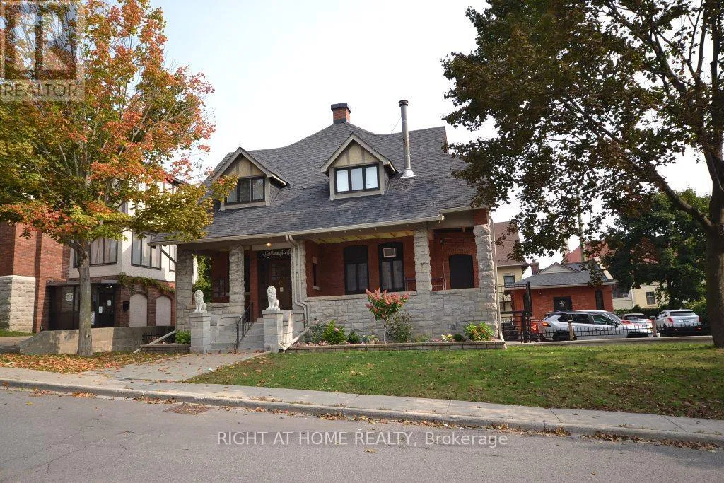 17 Marlborough Avenue East Unit 103, Ottawa