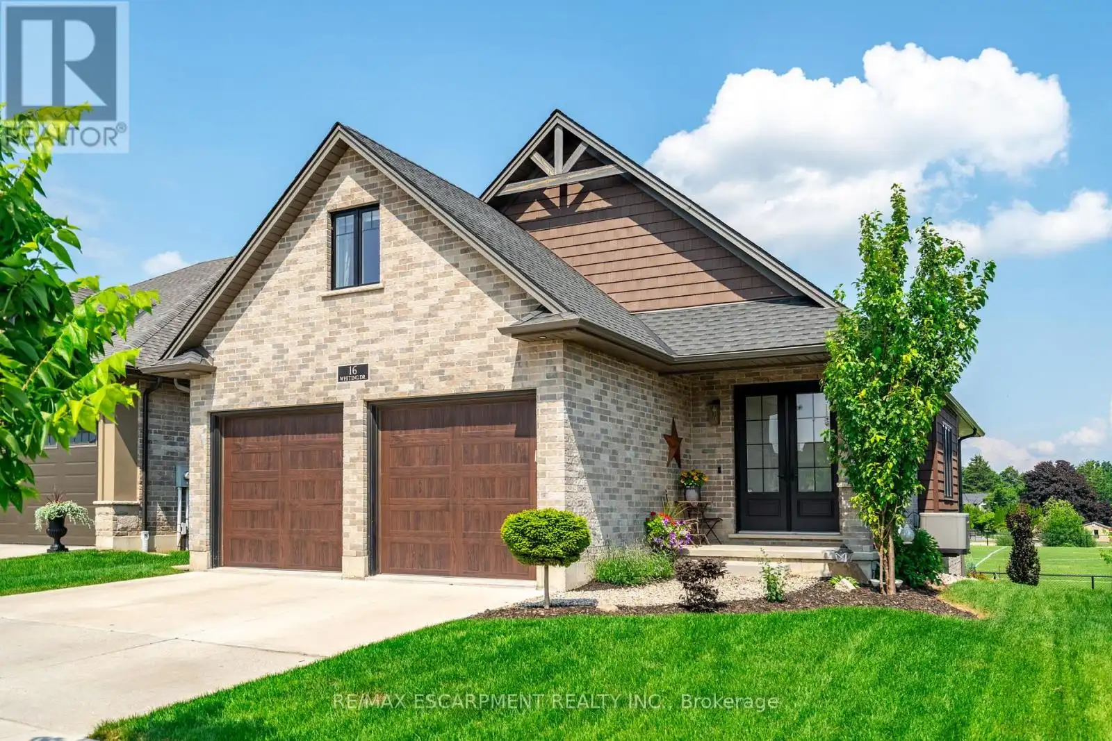 16 Whiting Drive, Brant (Paris)