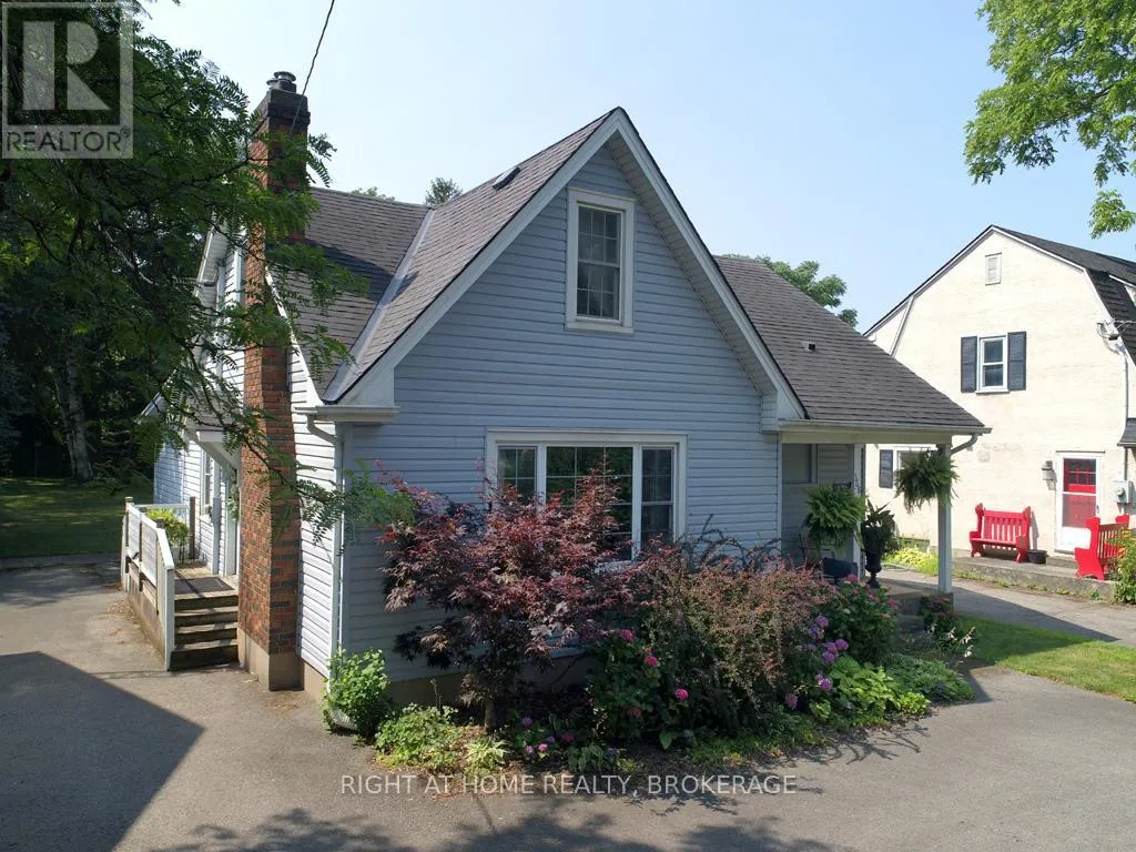 368 Queenston Street, St. Catharines (Secord Woods)