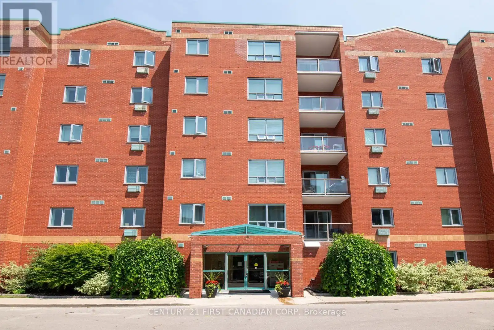 77 Baseline Road Unit 405, London South (South E)