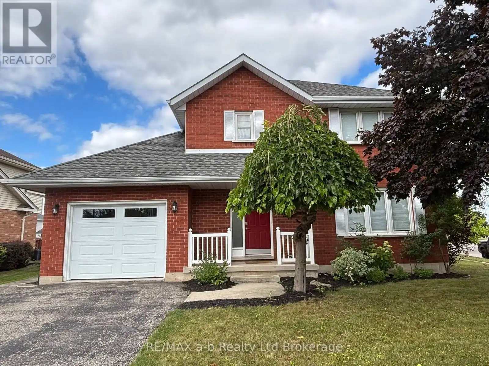 322 Lansdowne Avenue, Woodstock (Woodstock – North)