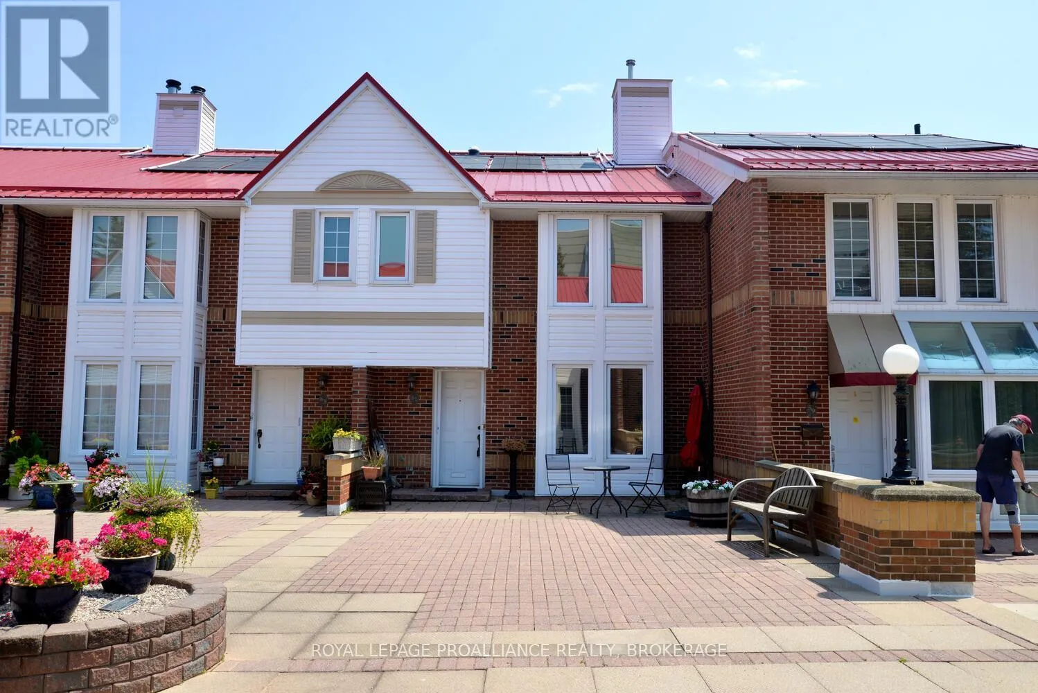 1 Place D’Armes Unit 61, Kingston (East of Sir John A. Blvd)