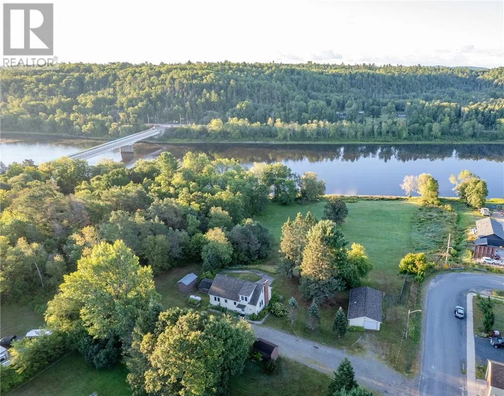 6 Bedroom House in Massey