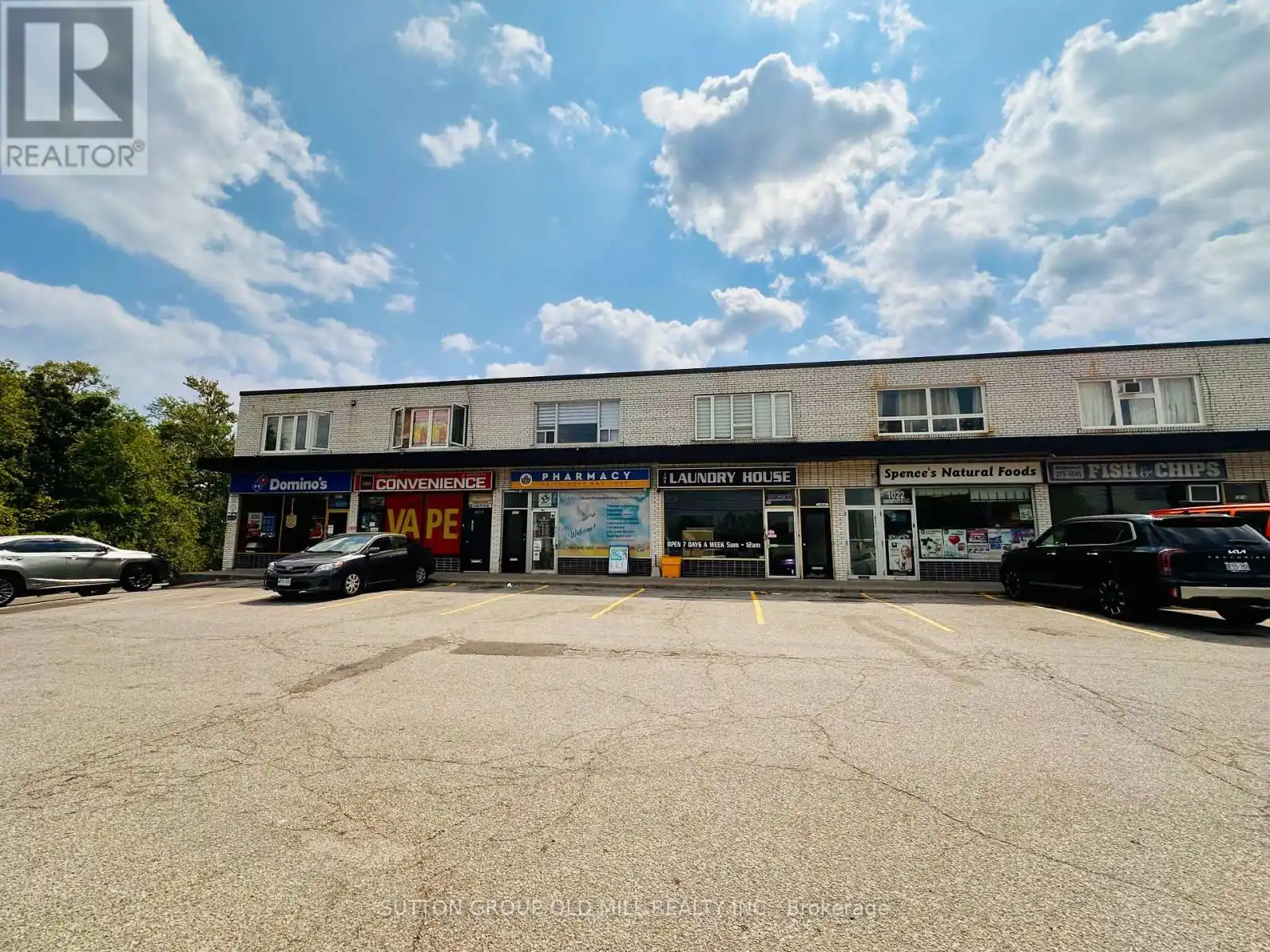 1032 Burnhamthorpe Road East, Mississauga (Applewood)
