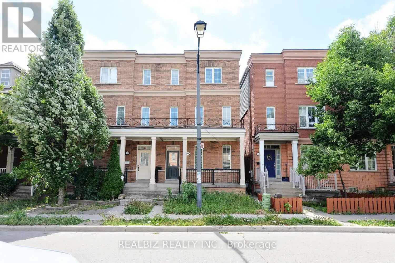 14 Herzberg Gardens, Toronto (York University Heights)