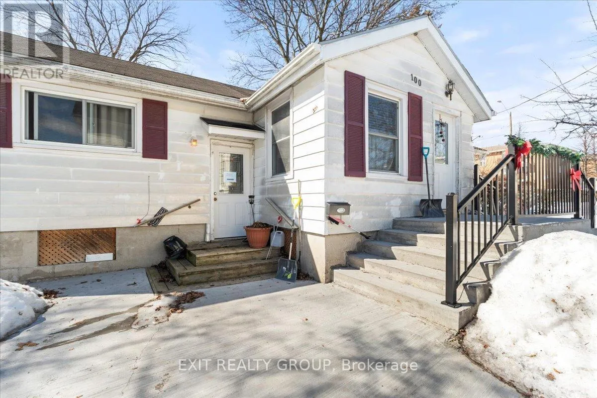 100 Film Street, Quinte West (Trenton Ward)