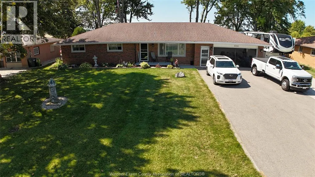 1225 County Rd 31, St. Joachim