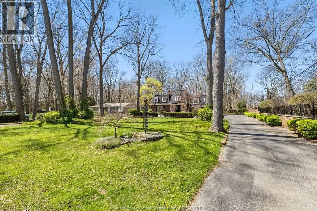 1255 TANGLEWOOD Court, LaSalle