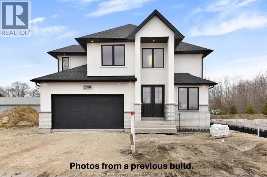 2584 MAYFAIR, LaSalle