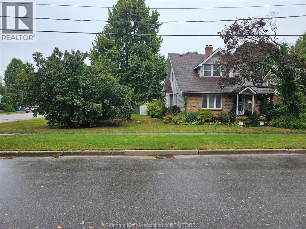 418 Gillard Street, Wallaceburg