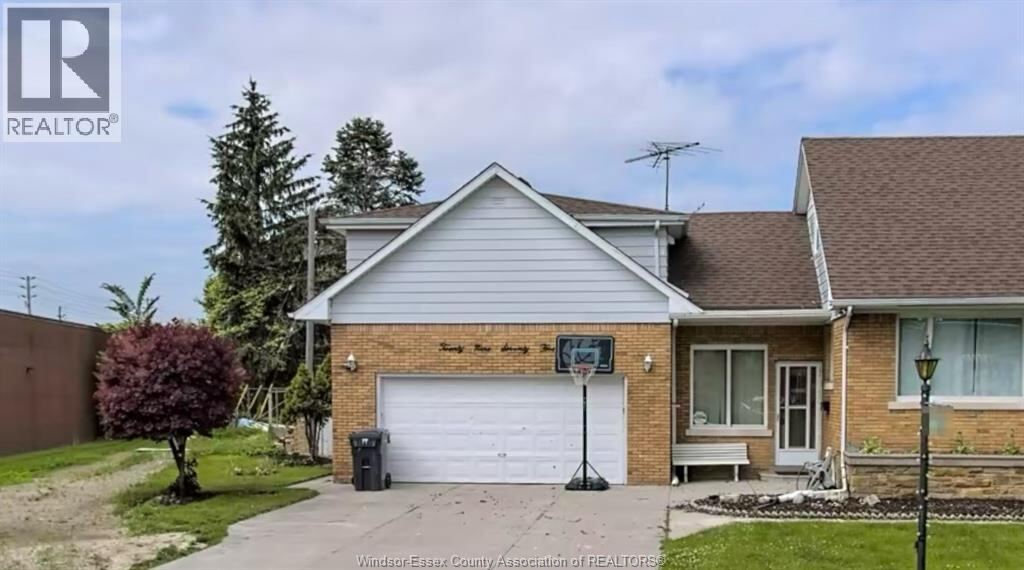 2975 CURRY Avenue Unit 3, Windsor