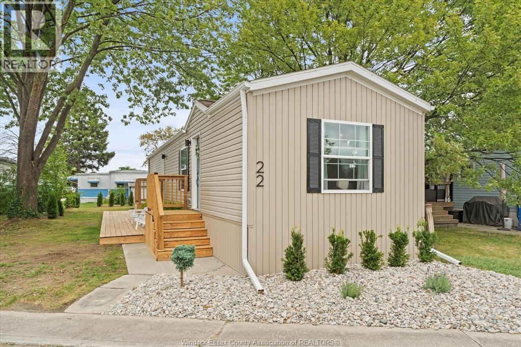 22 LAVINDALE, Lakeshore