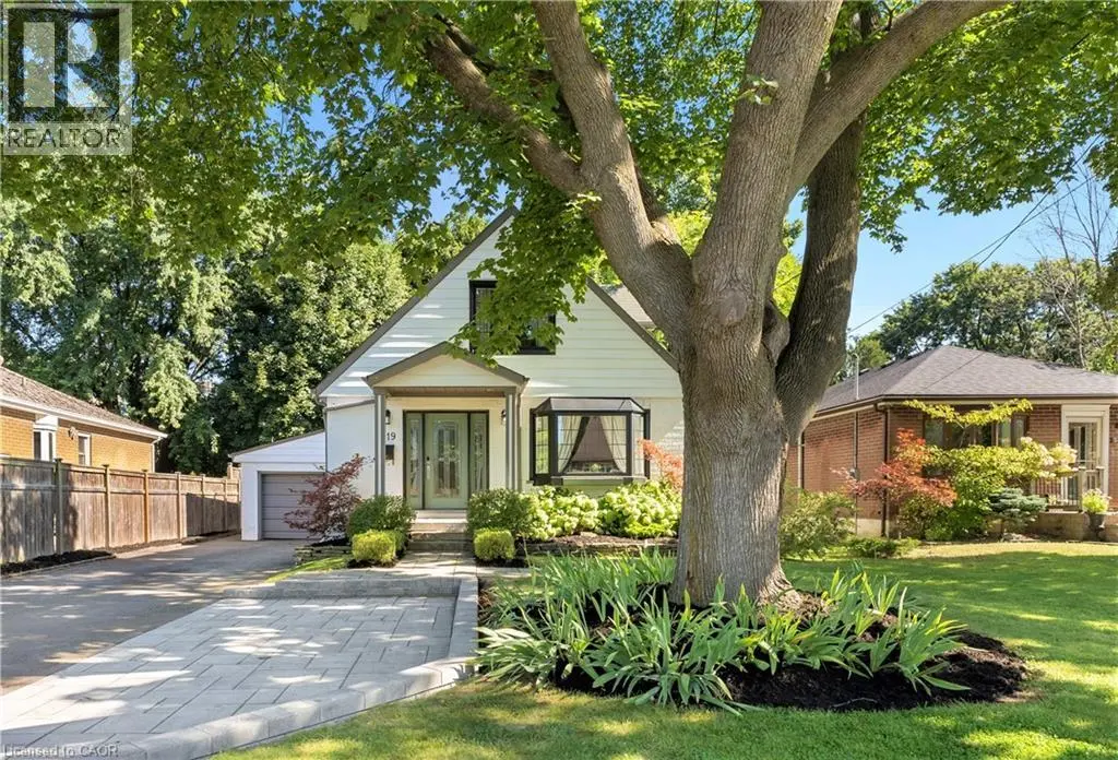 519 REGINA Drive, Burlington