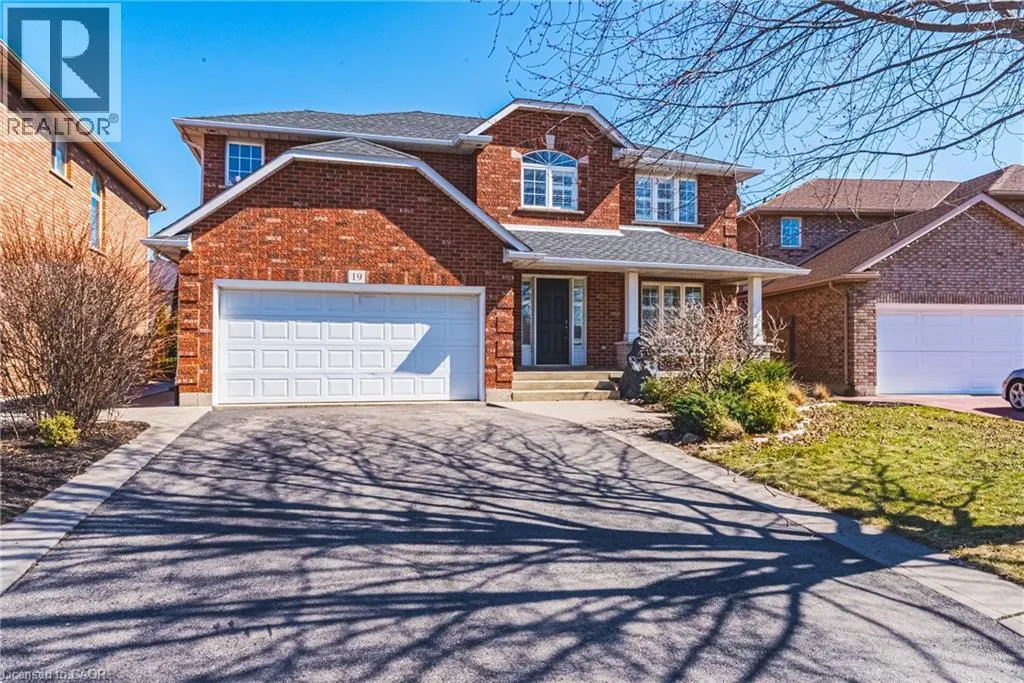 19 LIUNA Court, Hamilton