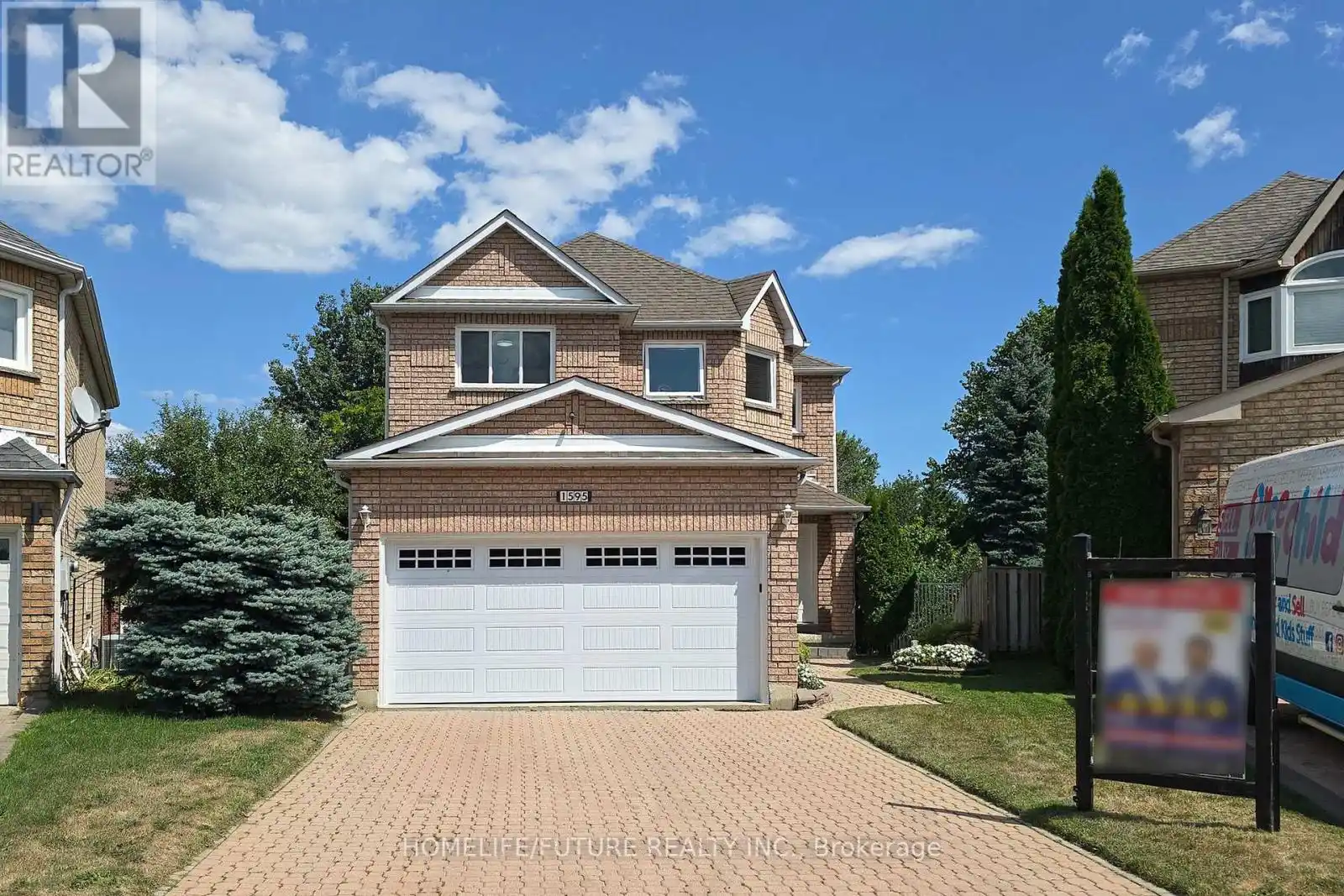 1595 Deerhurst Court, Pickering (Highbush)