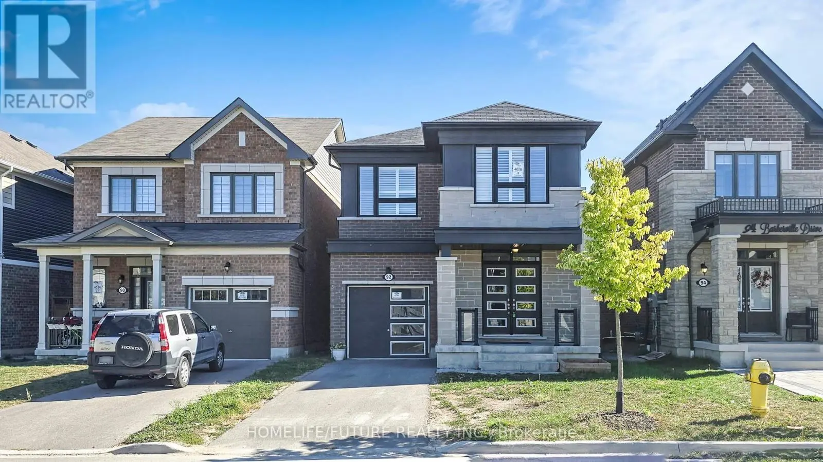 92 Barkerville Drive, Whitby (Lynde Creek)