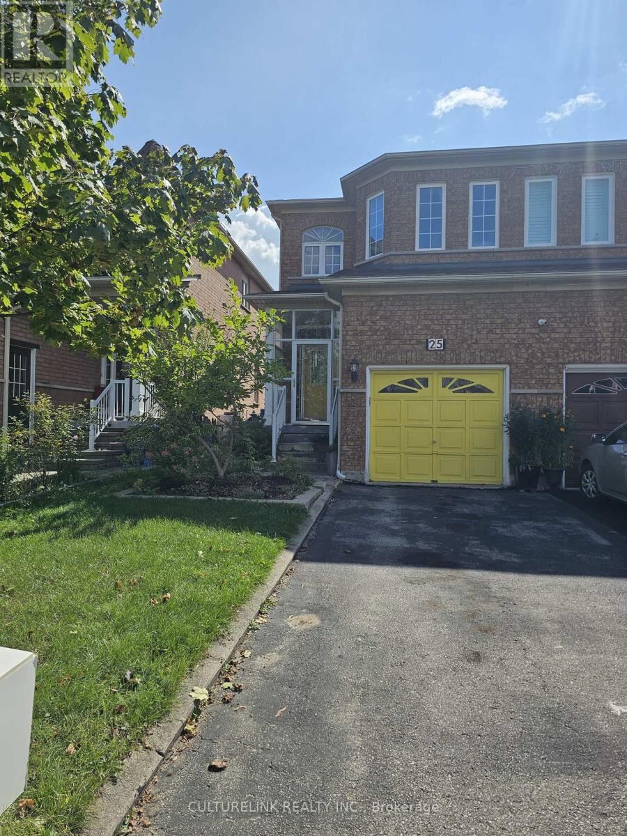 25 Red Hawk Road, Toronto (Malvern)