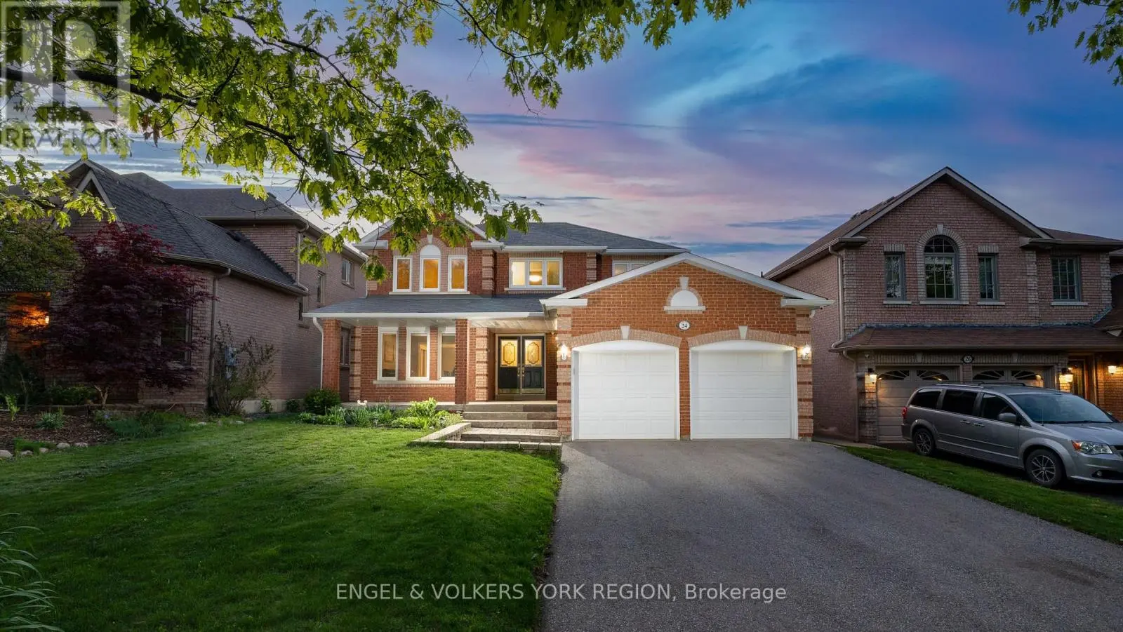 24 Timber Valley Avenue, Richmond Hill (Oak Ridges)