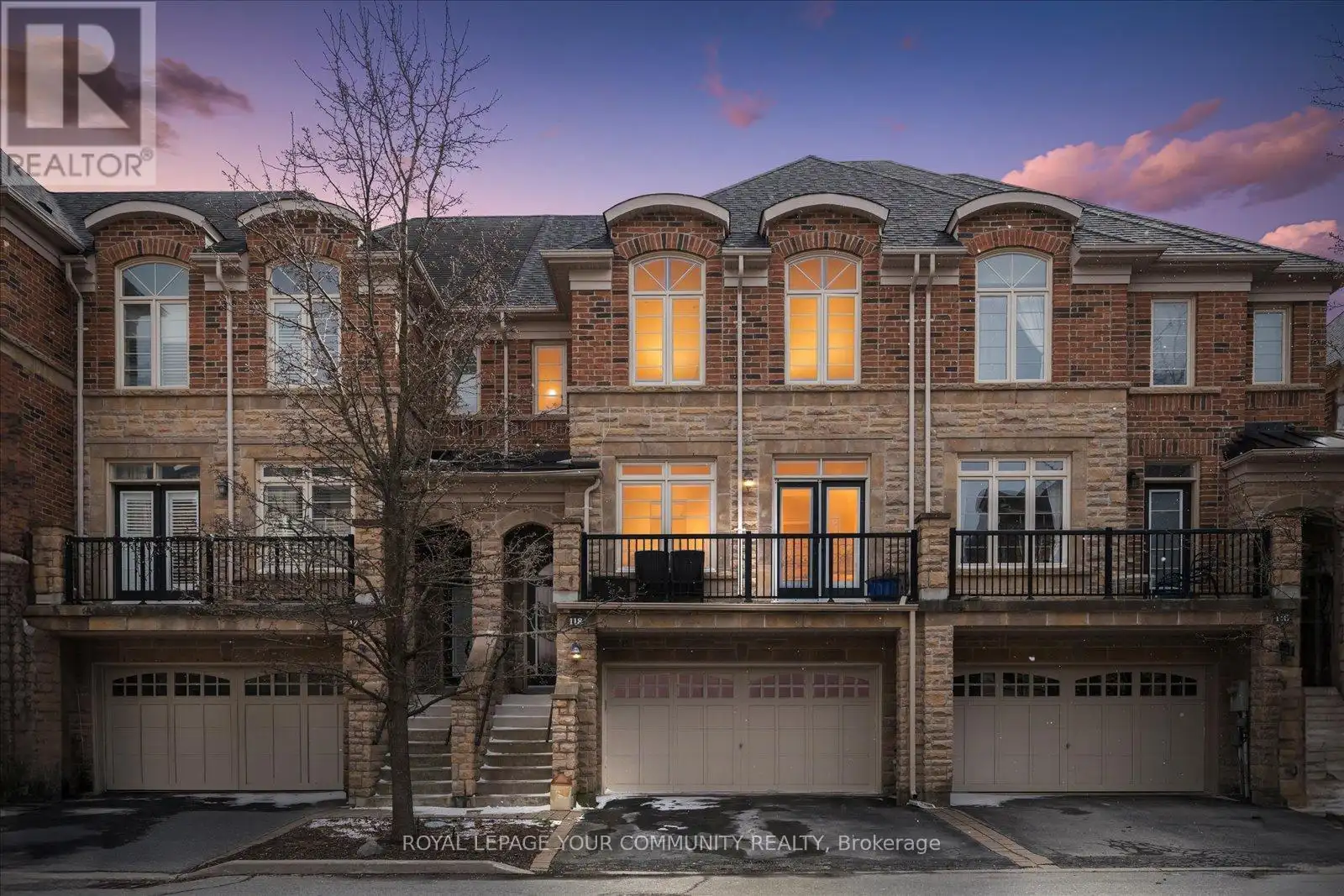 118 Chapman Court, Aurora (Aurora Grove)